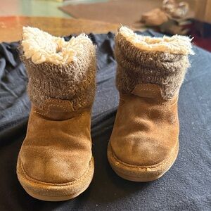 BearPaw Tan Textured Sole Boots